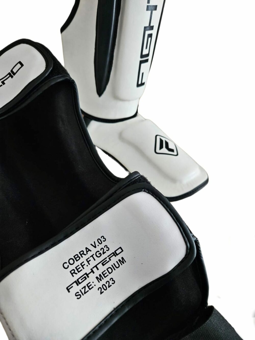 Schienbeinschoner Cobra White – Bild 6
